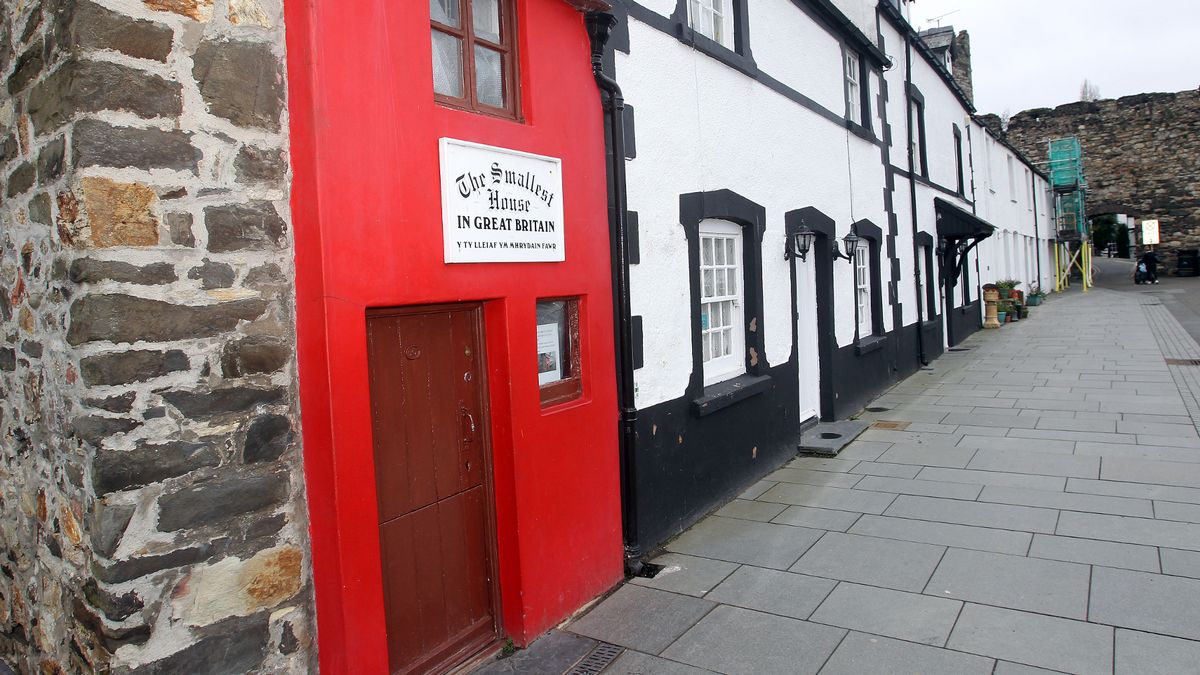 Visit The Smallest House In North Wales & Great Britain Visit The Smallest House In North Wales & Great Britain